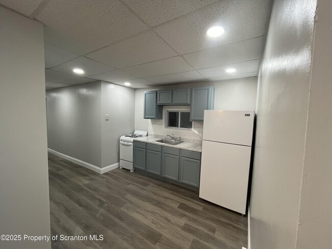 539-541-541 E Pine St in Olyphant, PA - Building Photo - Building Photo
