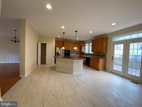 8829 Blue Royale Ln in Fairfax, VA - Building Photo - Building Photo