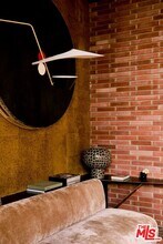 8661 Nash Dr in Los Angeles, CA - Building Photo - Building Photo