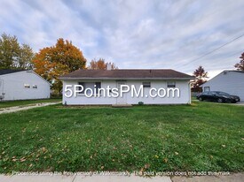 1032 Andrew St in Akron, OH - Building Photo