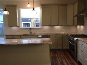 220 Labarre Dr in Metairie, LA - Building Photo - Building Photo