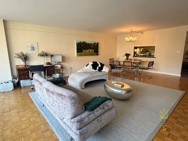 45 Longwood Ave, Unit #206 in Brookline, MA - Foto de edificio - Building Photo
