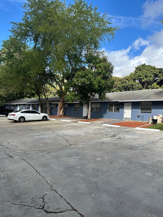 4833 Serafica Dr, Unit 4841 in Lake Worth Beach, FL - Building Photo
