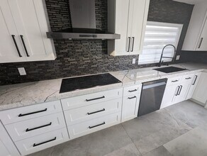 5720 NW 61st Pl in Parkland, FL - Building Photo - Building Photo