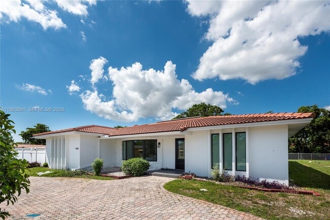 4700 McKinley St in Hollywood, FL - Building Photo - Building Photo