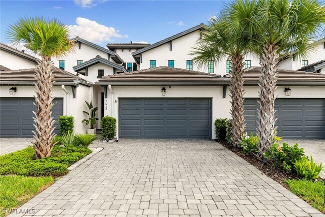 7622 Rockefeller Dr in Naples, FL - Building Photo - Building Photo