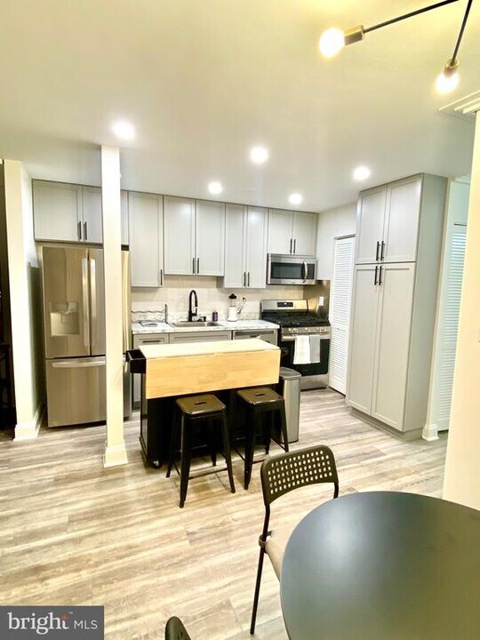 7439 Little River Turnpike in Annandale, VA - Building Photo