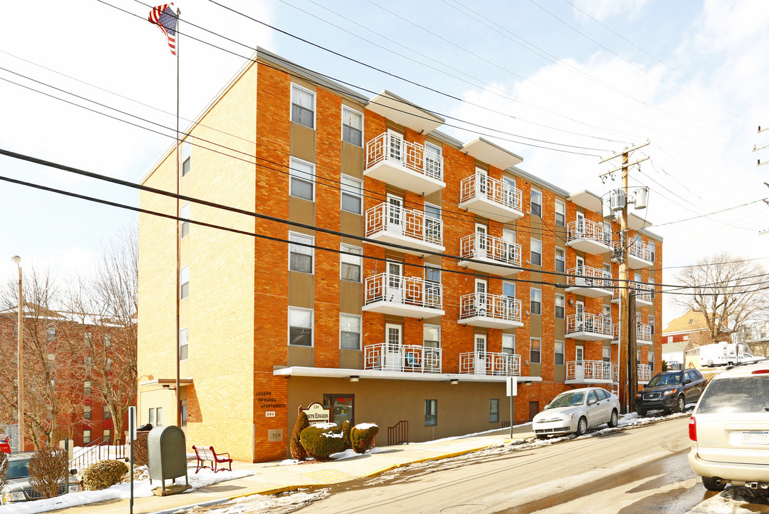 Joseph Edwards Apartments in Rochester, PA - Foto de edificio