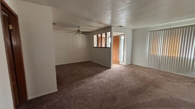 875 S Gilbert St in Hemet, CA - Building Photo - Building Photo
