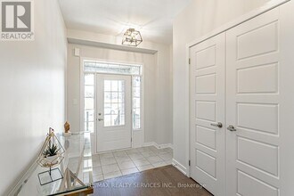52 LUMB Dr in Cambridge, ON - Building Photo - Building Photo