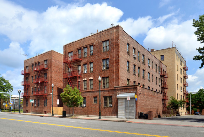 50 Fountain Pl in New Rochelle, NY - Foto de edificio - Building Photo