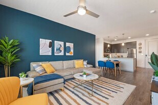 711 W Broadway Rd in Tempe, AZ - Building Photo