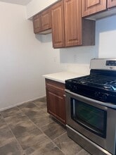 14127 Bayside Dr in Norwalk, CA - Foto de edificio - Building Photo