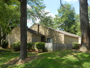 Cedar Ridge in Cordova, TN - Foto de edificio - Building Photo