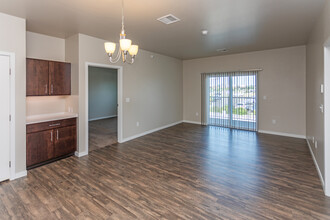 Beacon Estates in Fargo, ND - Building Photo - Interior Photo