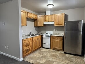 4 Butternut Ln in Lebanon, NH - Building Photo - Building Photo