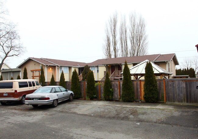 Lee Manor in Tacoma, WA - Foto de edificio - Building Photo