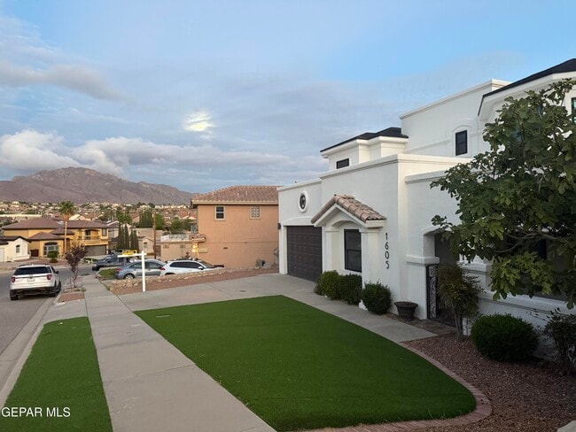 1605 Playa Del Sol St in El Paso, TX - Building Photo - Building Photo