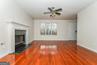 5445 Yellow Pine Dr in Mcdonough, GA - Foto de edificio - Building Photo