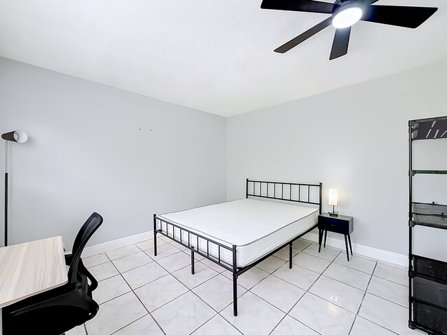 7464 NW 16th St