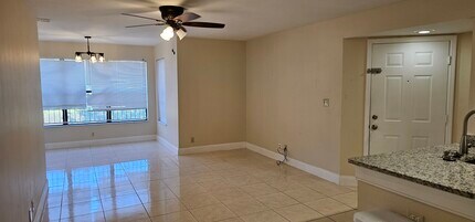 2866 S University Dr, Unit 5208 in Davie, FL - Building Photo - Building Photo