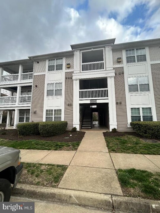 14166 Cuddy Loop in Woodbridge, VA - Building Photo