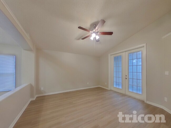 1067 Stoneham Dr in Groveland, FL - Building Photo - Building Photo