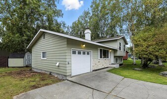 2319 Success Dr in Anchorage, AK - Building Photo