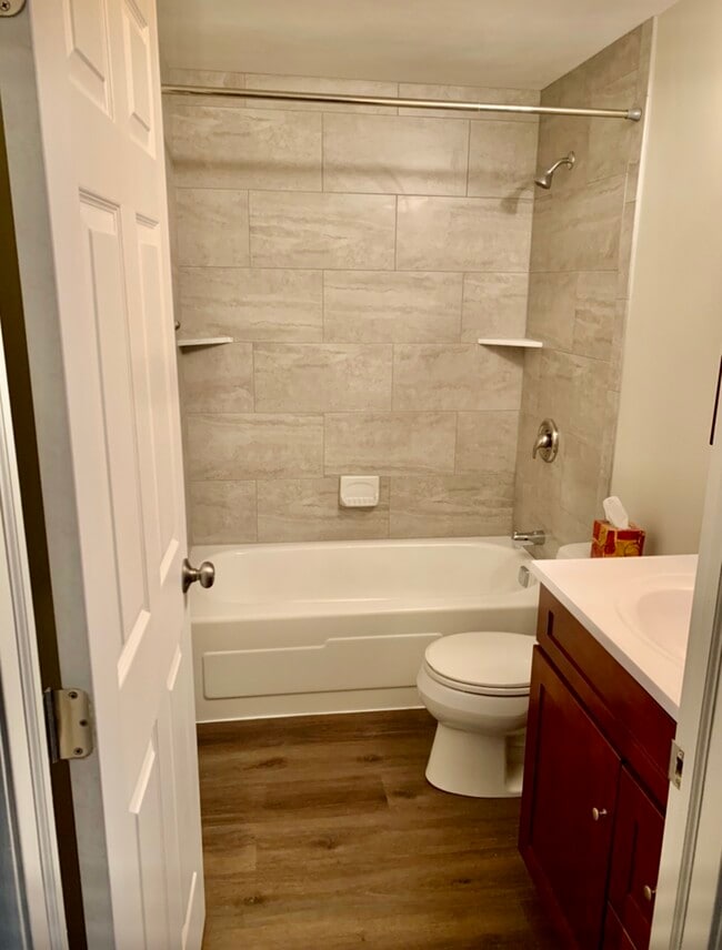 8415B Shallowcreek Rd in Liverpool, NY - Building Photo - Building Photo