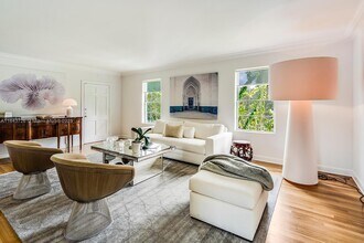 2828 Segovia St in Coral Gables, FL - Building Photo - Building Photo
