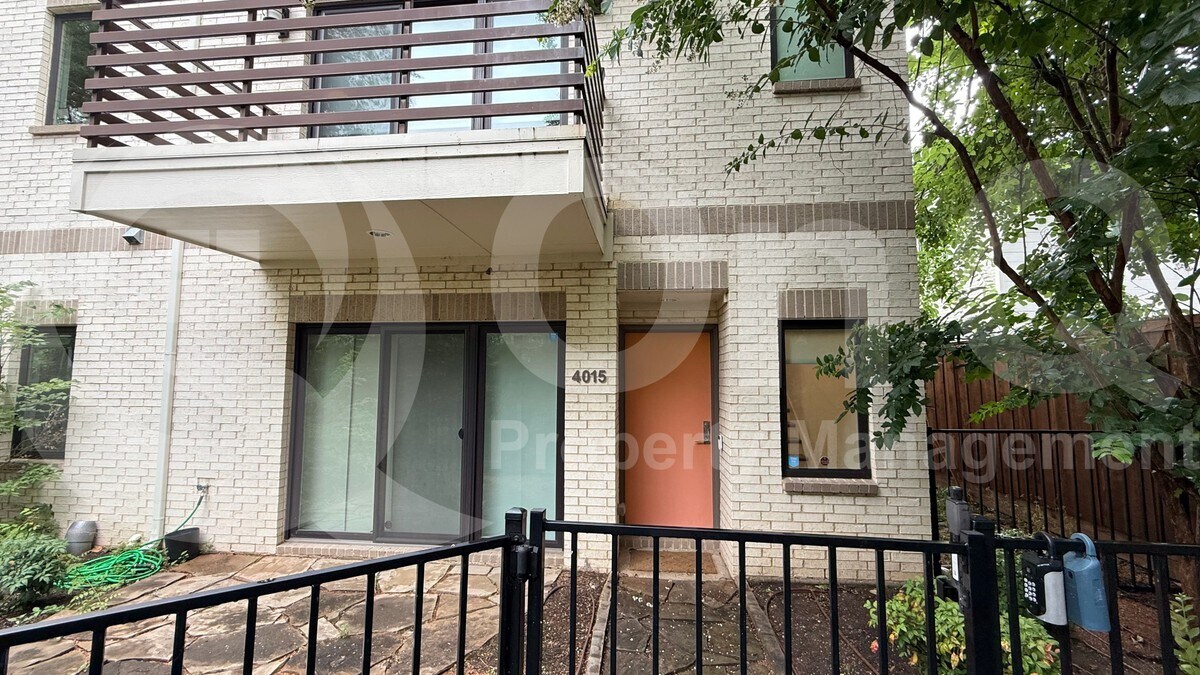 4015 Lemmon Tree Pl in Dallas, TX - Building Photo