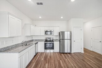 414 Chaleur Wy in Locust Grove, GA - Building Photo - Building Photo