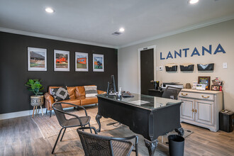 Lantana Apartments in Bay City, TX - Foto de edificio - Interior Photo