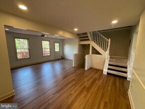 21924 Greentree Terrace in Sterling, VA - Building Photo - Building Photo