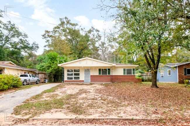 property at 1104 Rhett Dr