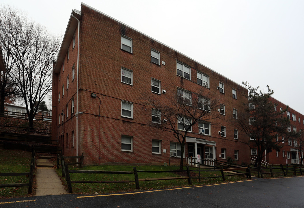 Oak Ridge Apartments in Silver Spring, MD - Building Photo