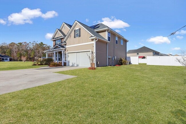 834 Forest St in Hinesville, GA - Building Photo - Building Photo