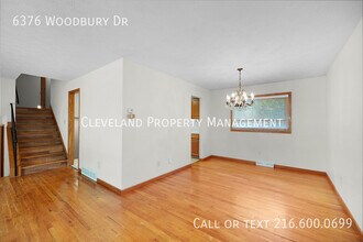 6376 Woodbury Dr in Solon, OH - Building Photo - Building Photo