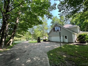 8 Margaret St in Oswego, NY - Foto de edificio - Building Photo