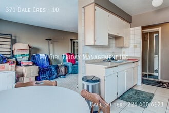 371 Dale Crescent in Waterloo, ON - Building Photo - Building Photo