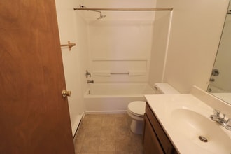 40 Oriole Dr in Ephrata, PA - Building Photo - Building Photo