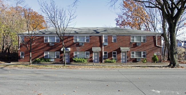 525 Davis Ave in Harrison, NJ - Building Photo - Building Photo