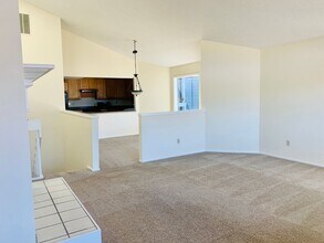 635 SE Linn St in Portland, OR - Building Photo - Building Photo