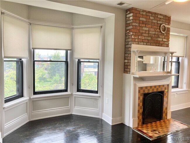 61 Johnson Park in Buffalo, NY - Building Photo - Building Photo