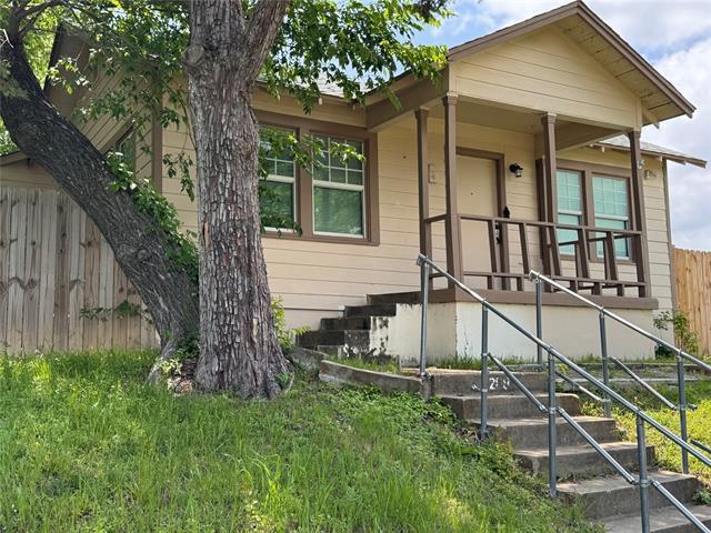property at 1208 E Magnolia Ave