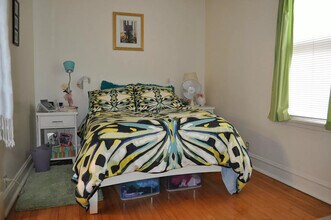 2319 W School St, Unit #1 in Chicago, IL - Foto de edificio - Building Photo