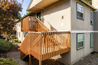 Pebble Creek Condominiums in Vancouver, WA - Foto de edificio - Building Photo