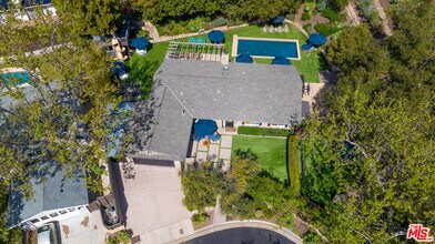 30603 El Sueno Dr in Malibu, CA - Building Photo - Building Photo