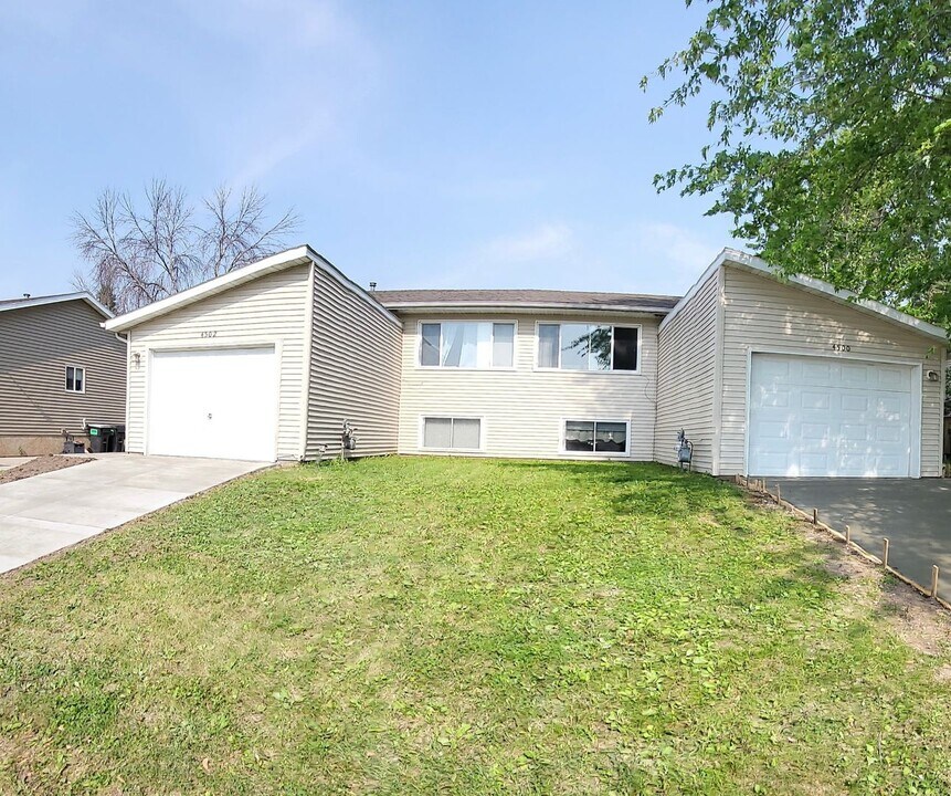 4502 14th Ave NW in Rochester, MN - Building Photo