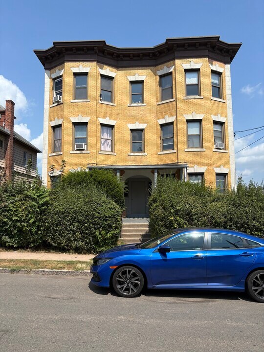 174 Standish St in Hartford, CT - Foto de edificio